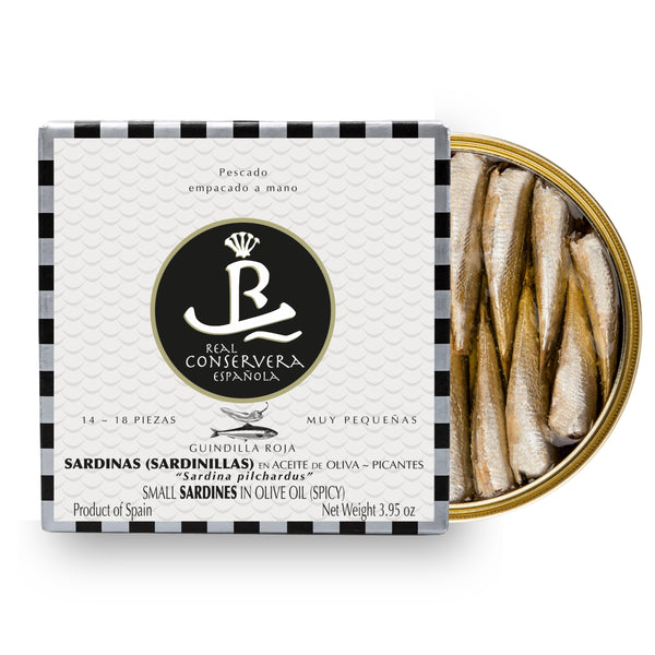 Very Small Sardines in Spicy Olive Oil 14/18 pieces, Real Conservera (Sardinilllas en aceite de oliva picante 14/18)